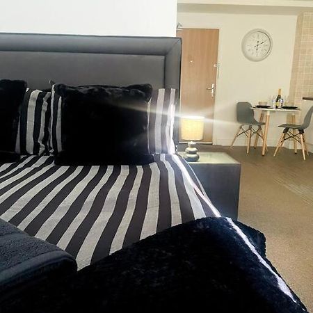 #215 1 Bed Serviced Apartment Derby Exterior foto