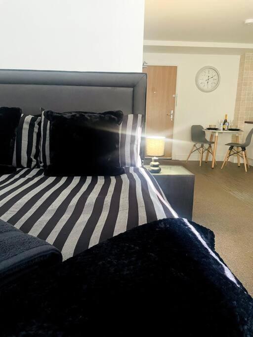 #215 1 Bed Serviced Apartment Derby Exterior foto
